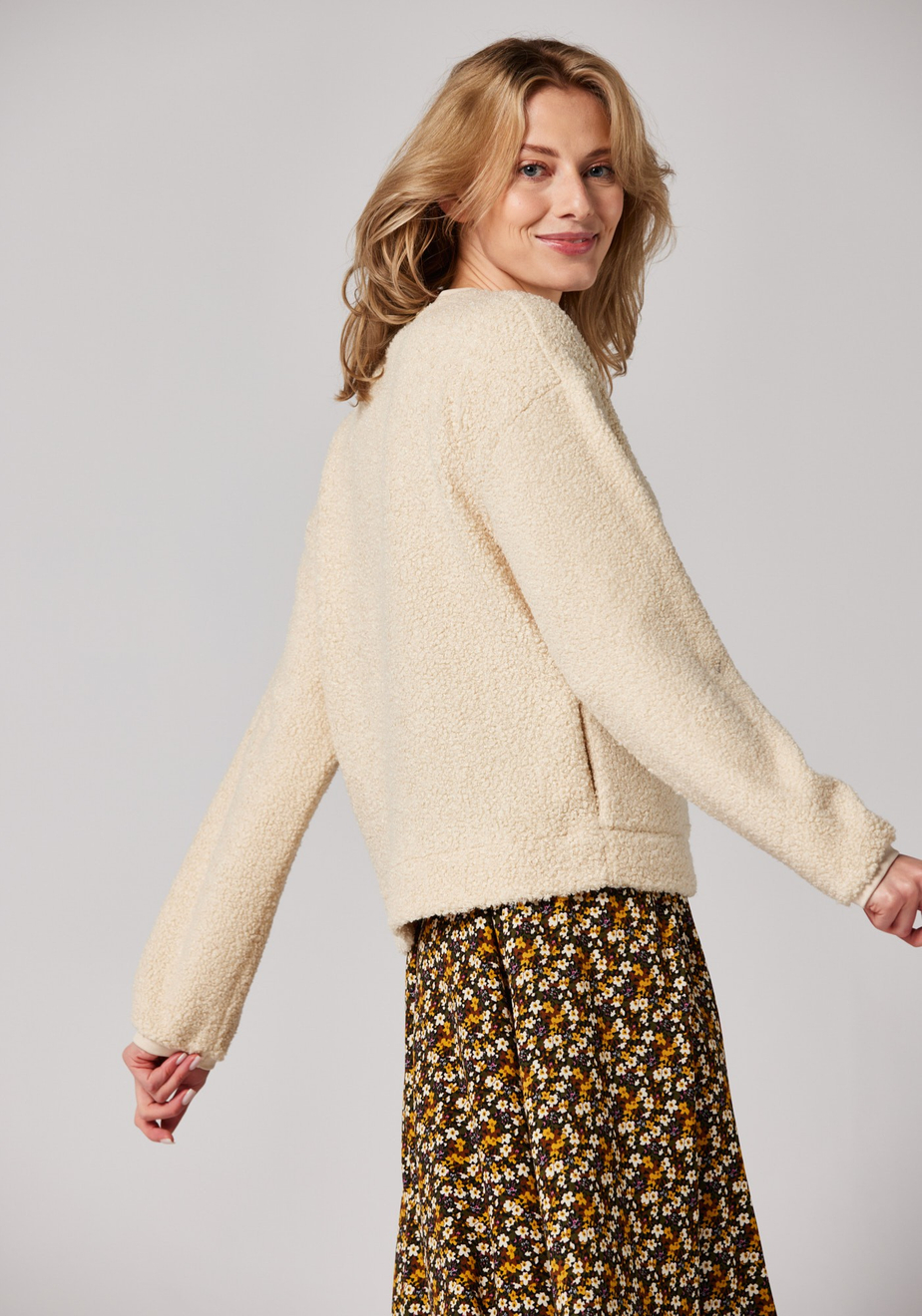 Kremowa futrzana bluza 3250