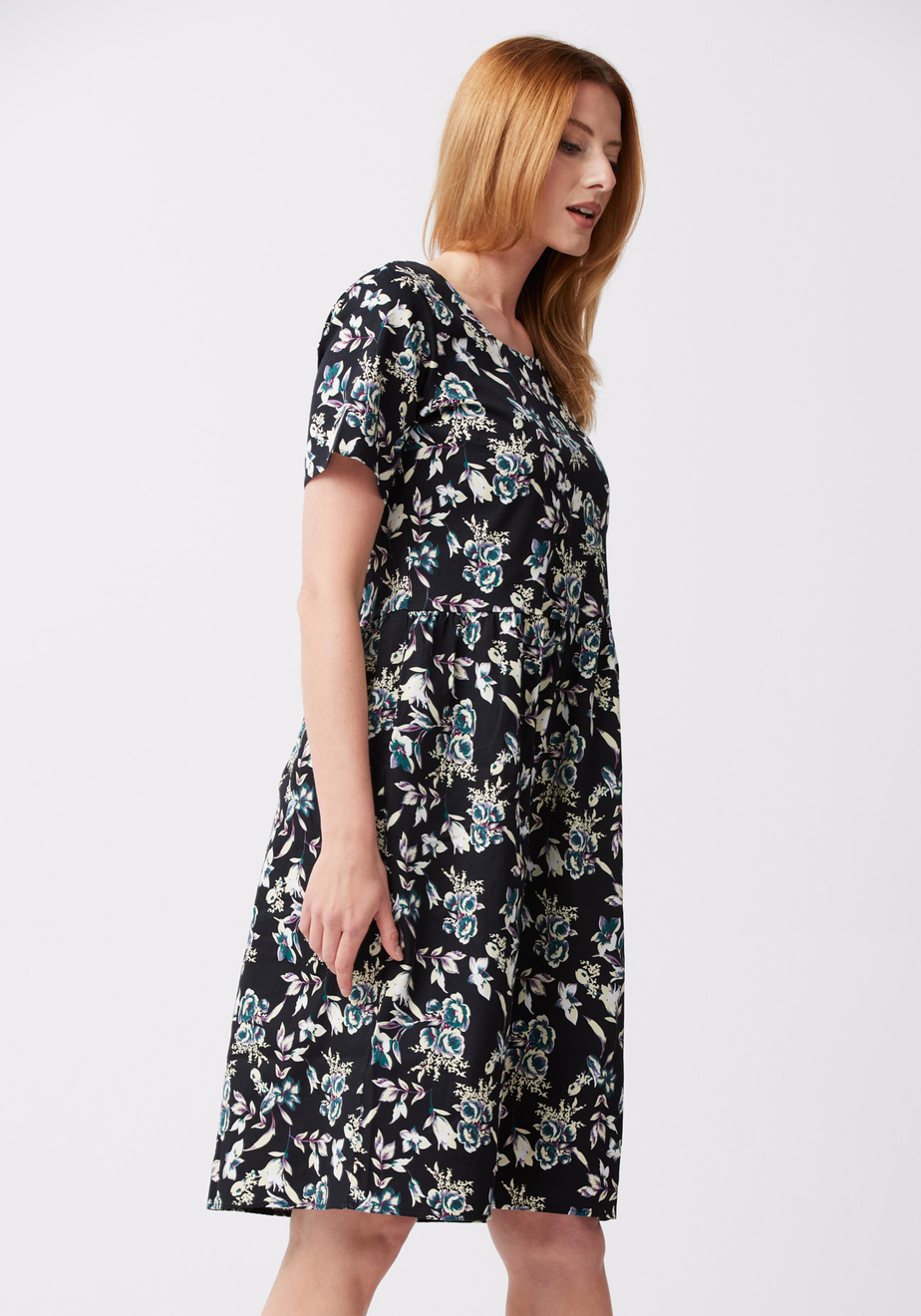 Czarna sukienka w kwiaty 1022