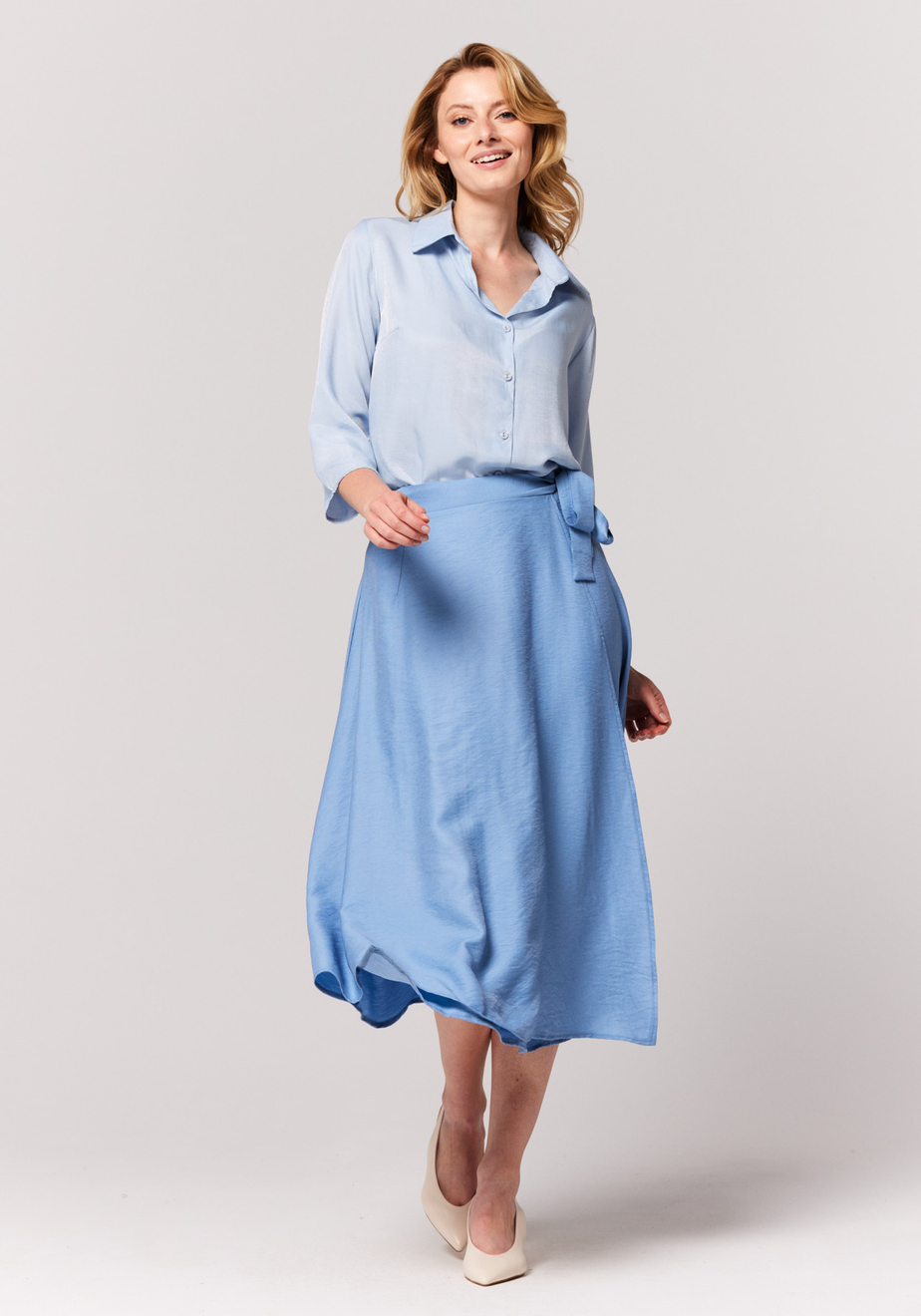 Błękitna koszula z wiskozy satynowej 3094