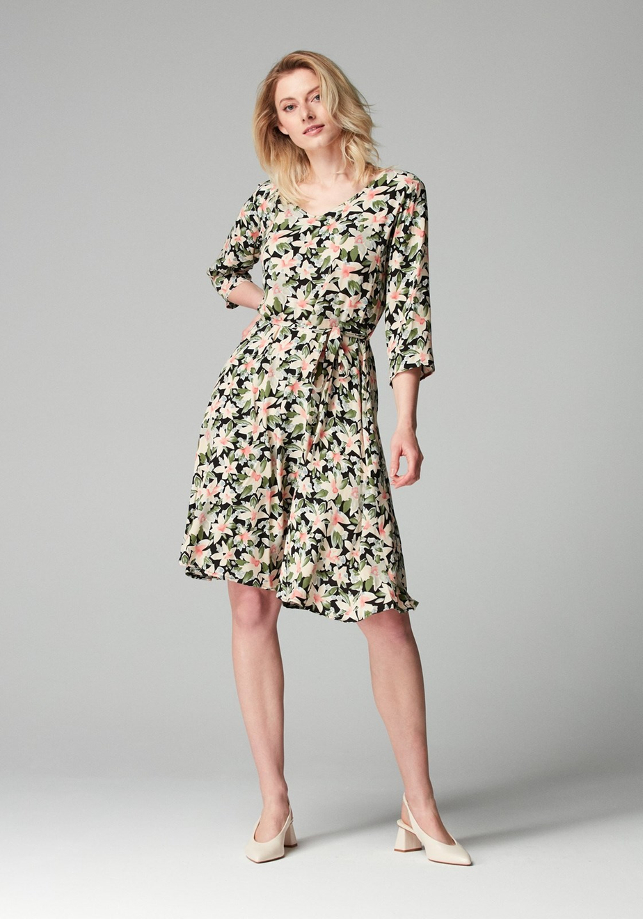 Jasna wiązana sukienka 1214