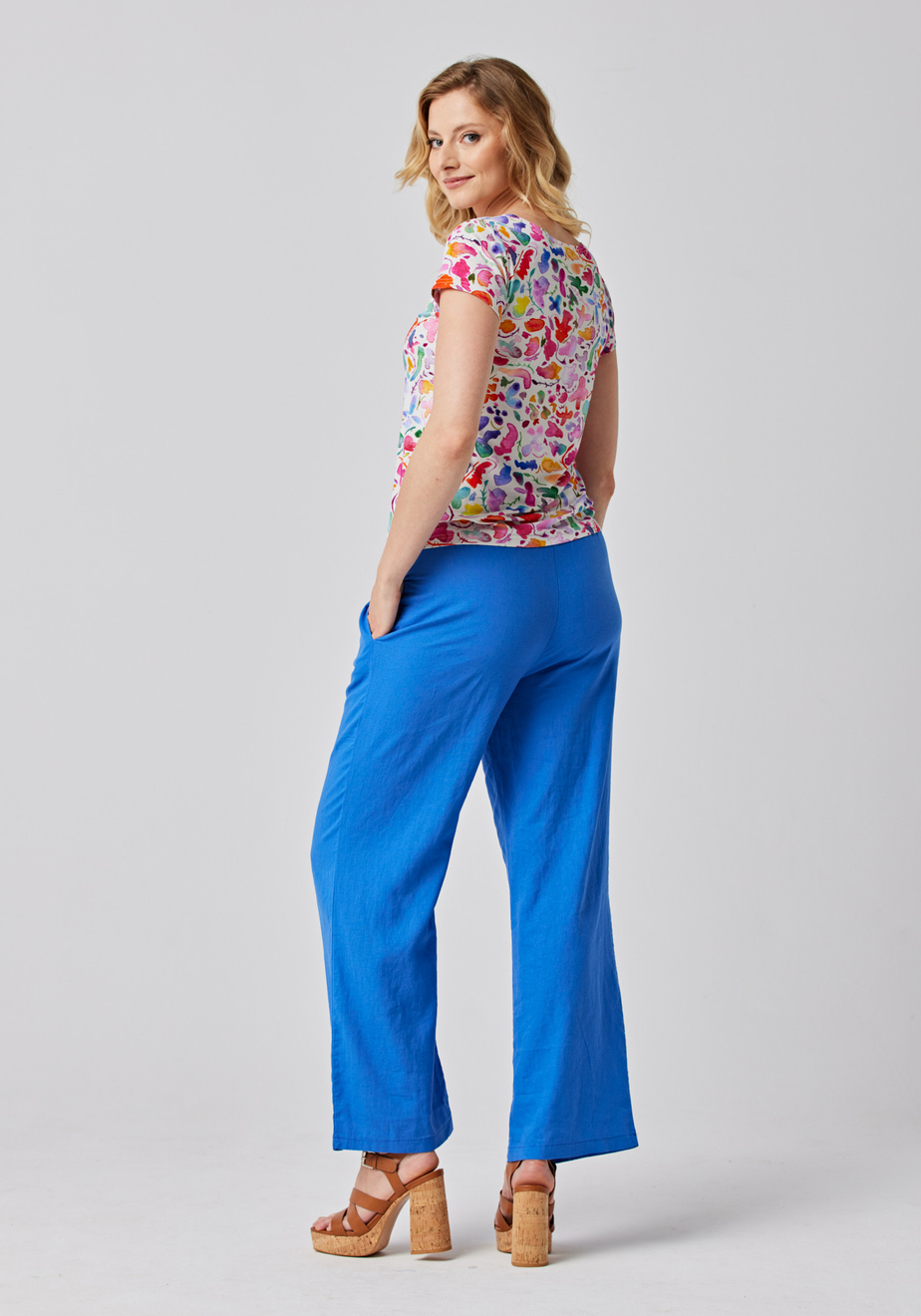 Biała bluzka w kolorowe kwiaty 3134