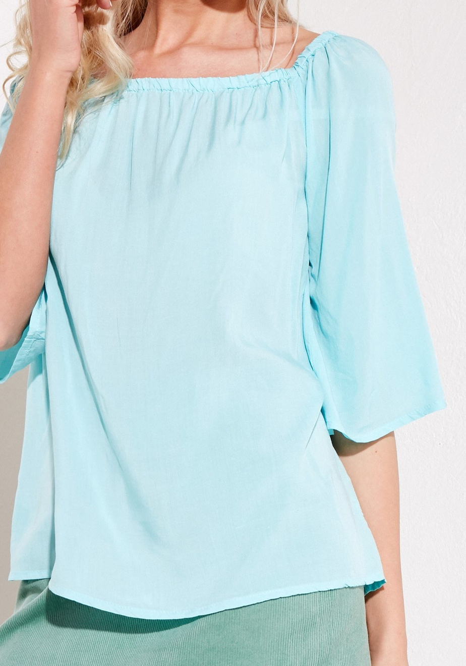 Błękitna cienka bluzka 3922