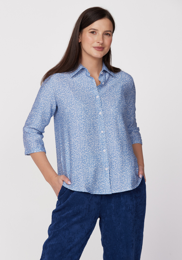 Niebieska koszula w drobne białe kwiatki 3501