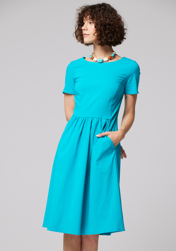 Turkusowa sukienka z podkreśloną talią 1773