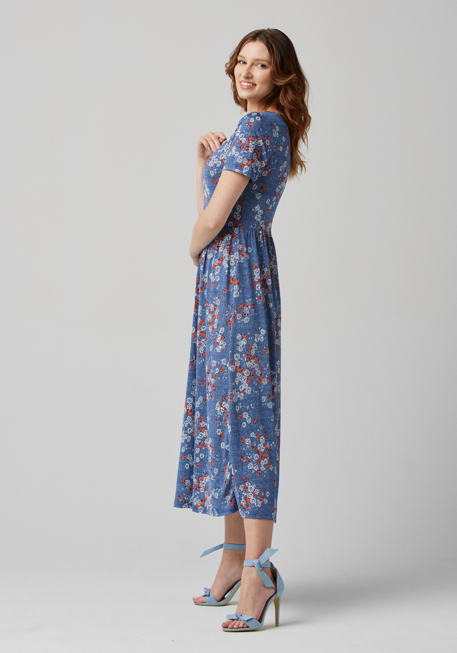 Długa niebieska sukienka w czerwone kwiatki 1549