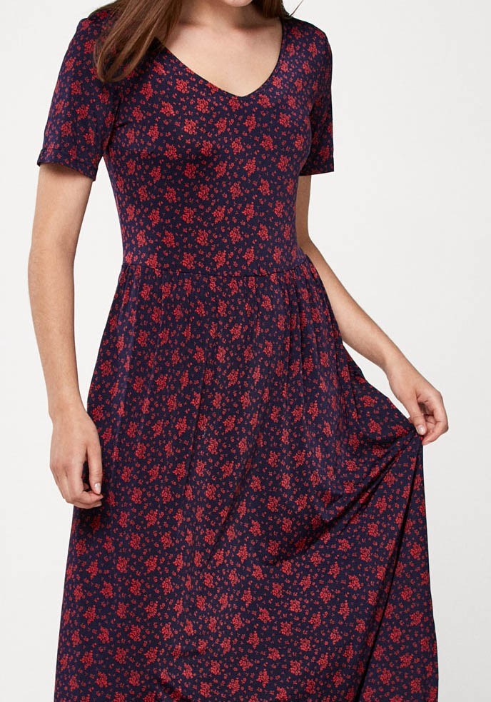 Długa sukienka w kwiatki 1559