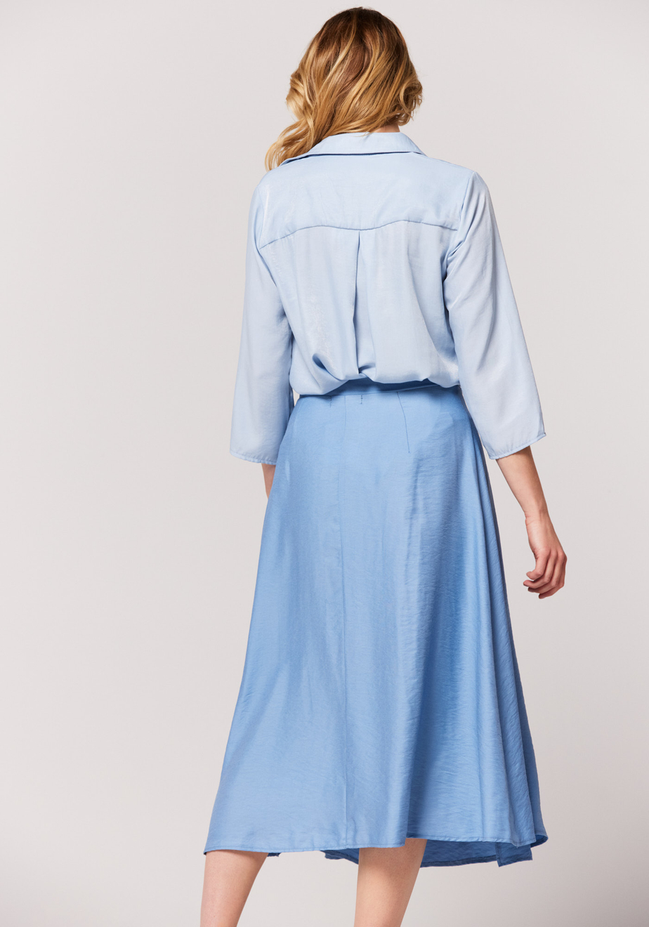 Błękitna koszula z wiskozy satynowej 3094