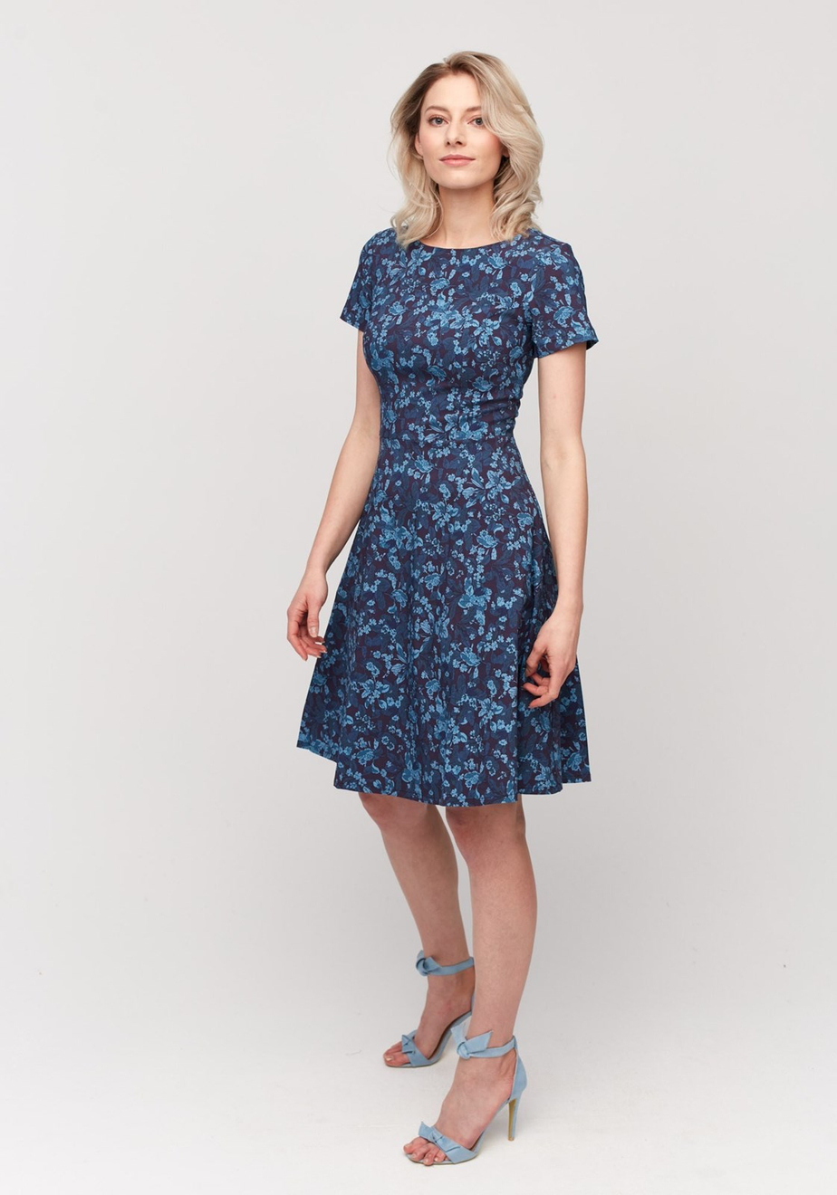 Odcinana sukienka w kwiaty 1794