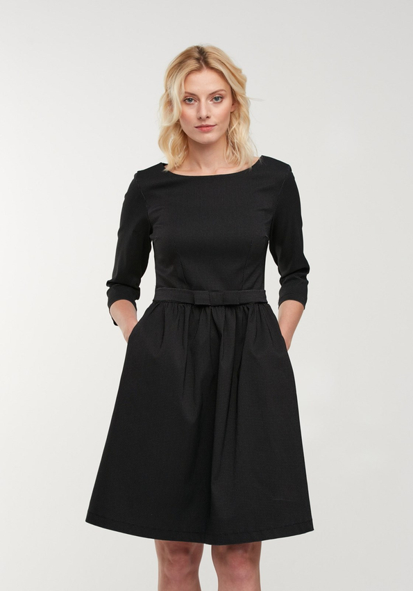 Elegancka odcinana sukienka 1766