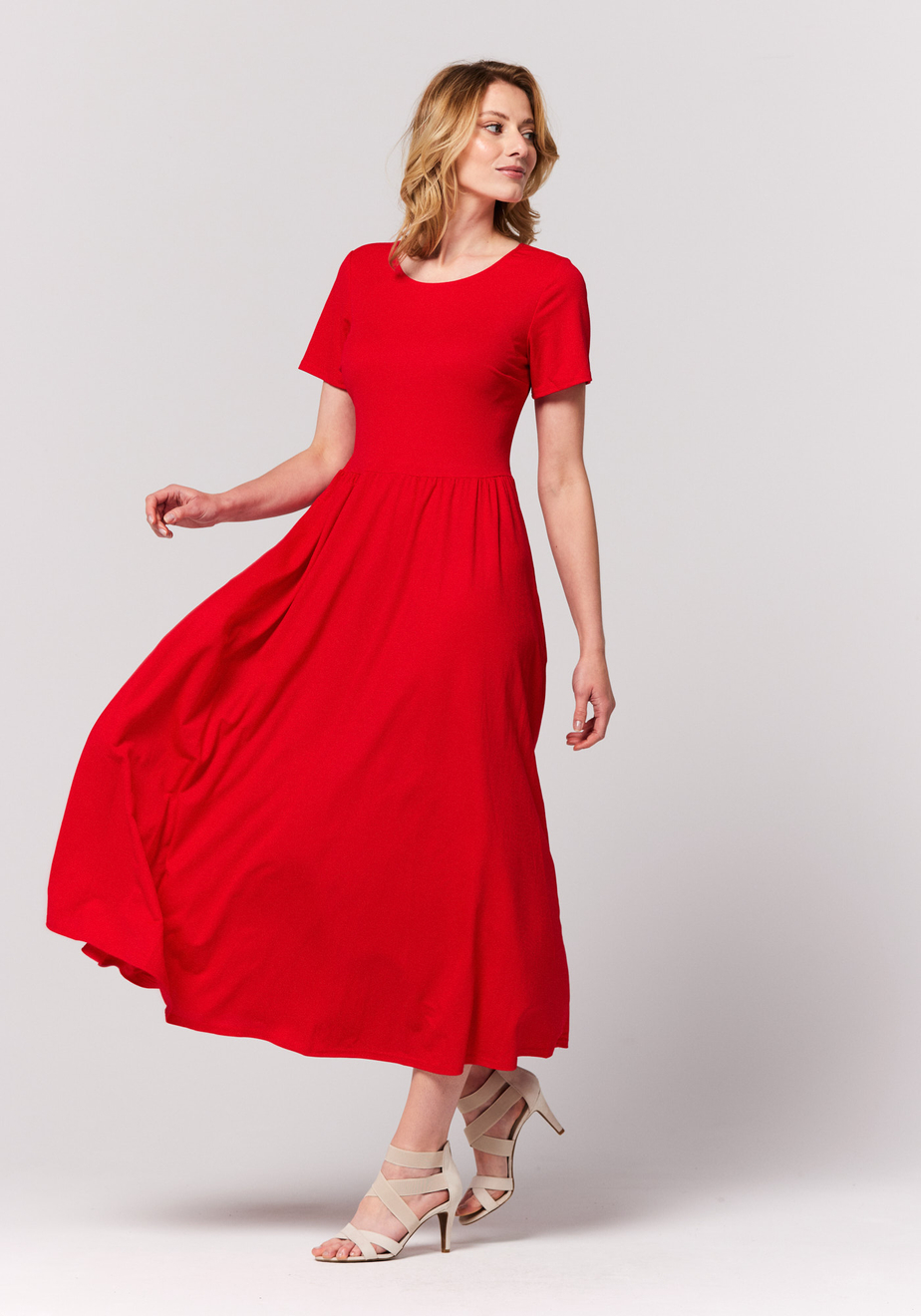 Czerwona odcianana długa sukienka 1461