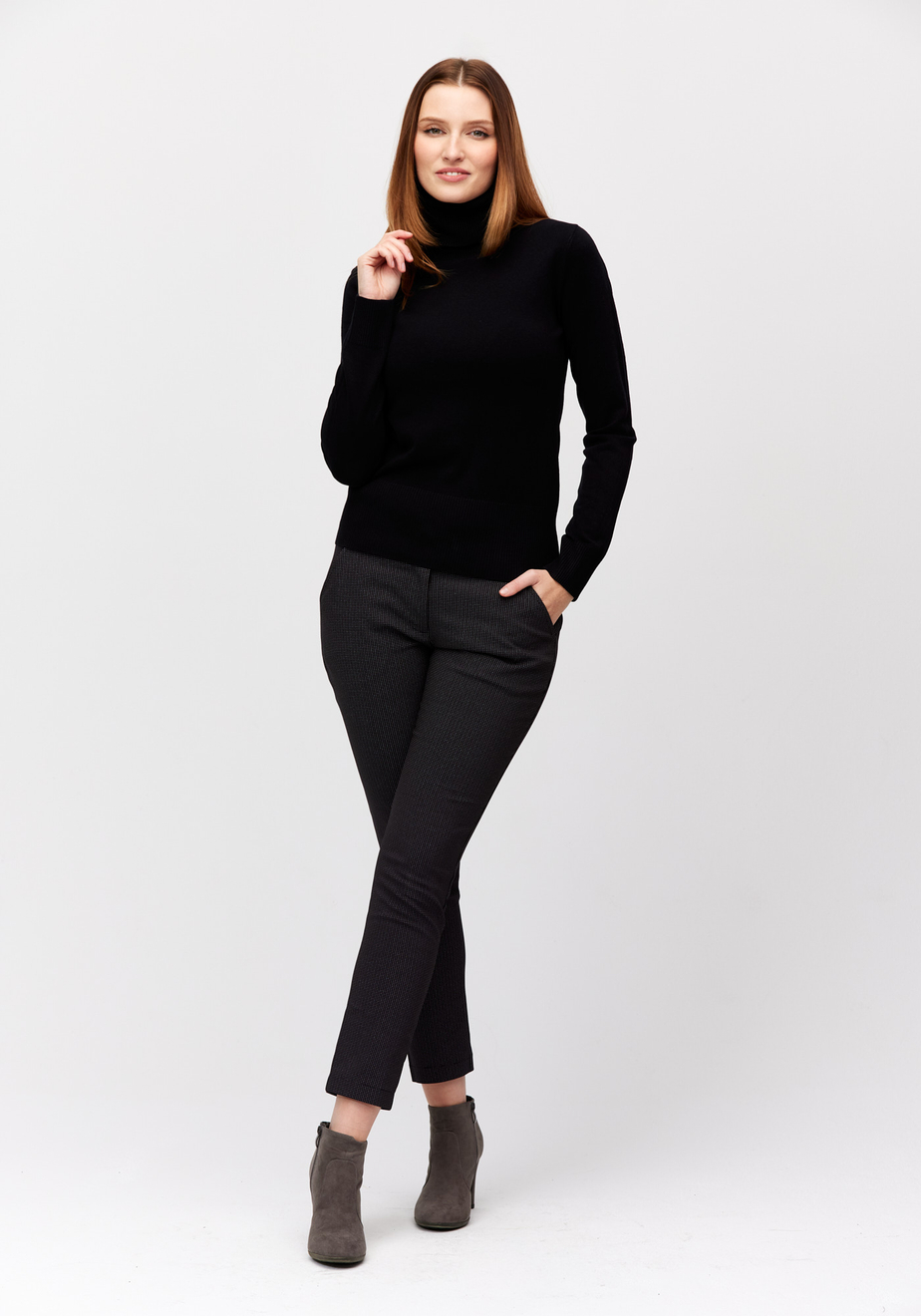 Czarne spodnie w drobne wzorki 5162