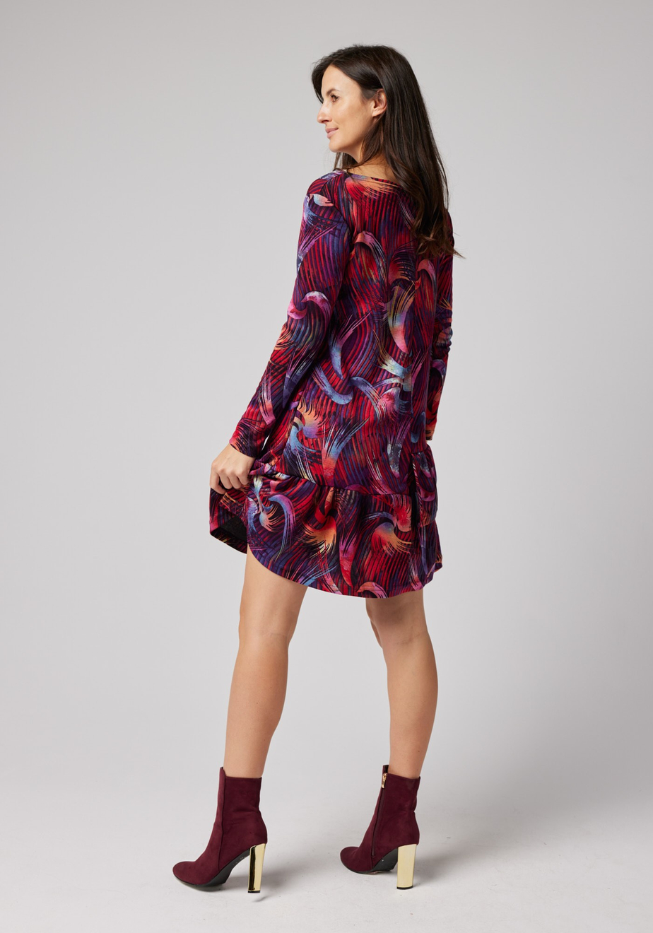 Trapezowa sukienka z falbanami 1815