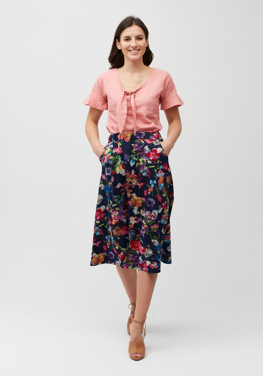 Różowa bluzka z żabotem 3302