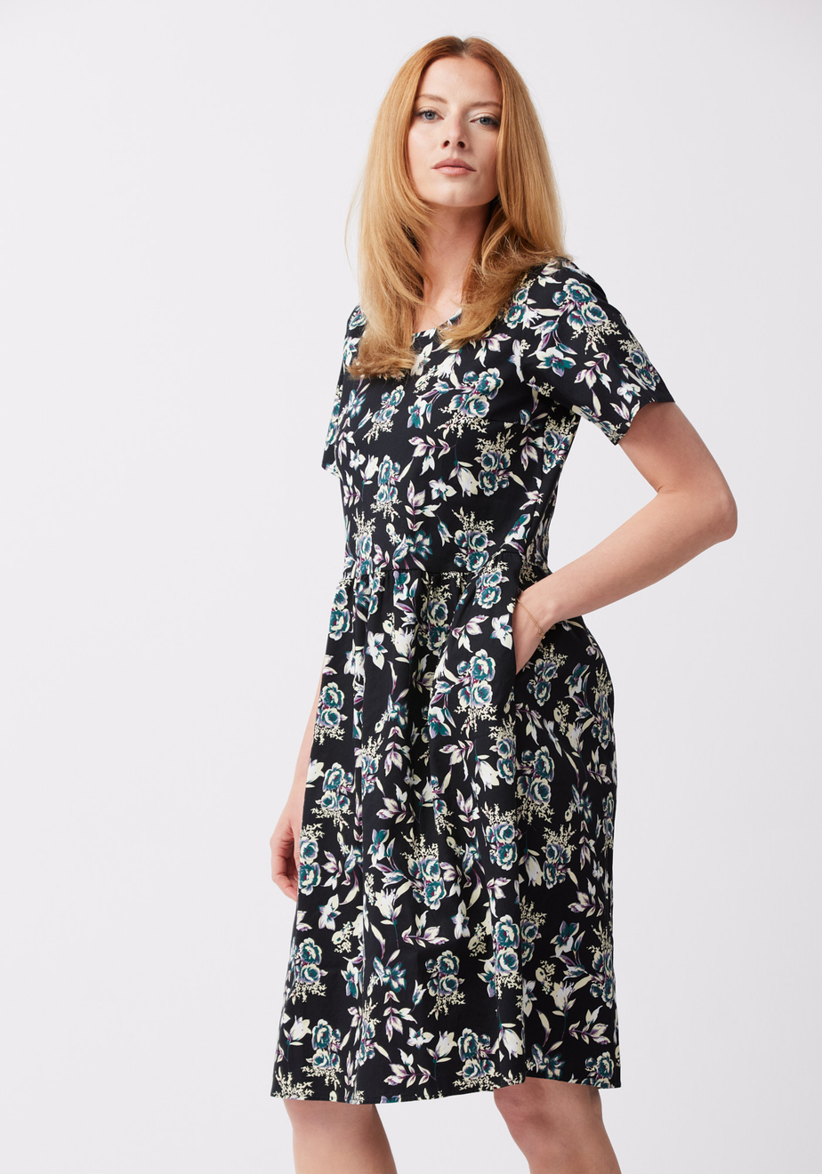 Czarna sukienka w kwiaty 1022