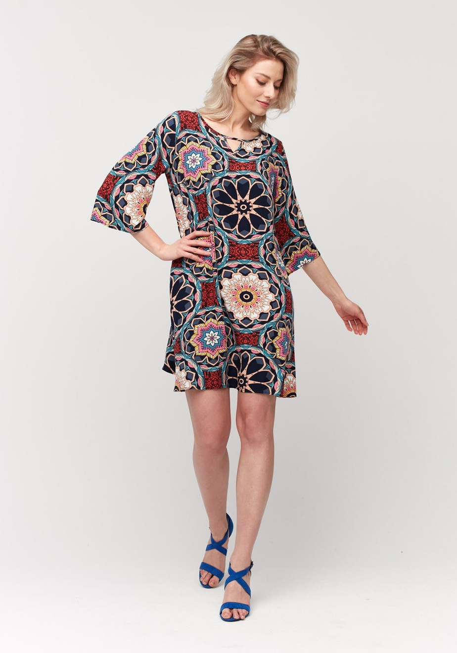 Luźna sukienka w rozety 1115