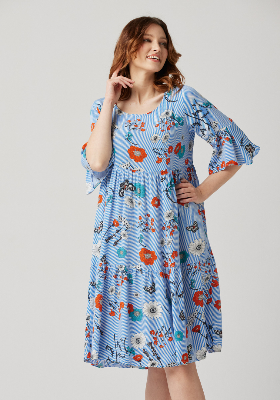 Swobodna sukienka w niebieskie paski i kwiaty 1030