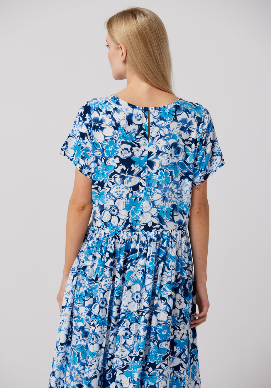 Niebieska sukienka z trzech falban 1074