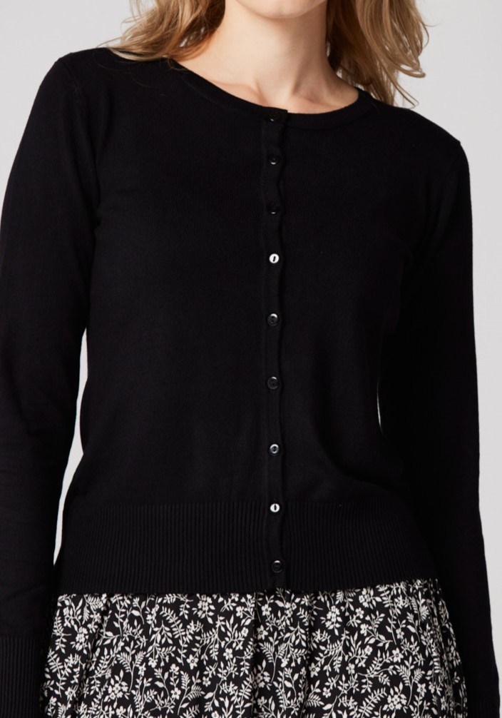 Klasyczny czarny sweter 8718