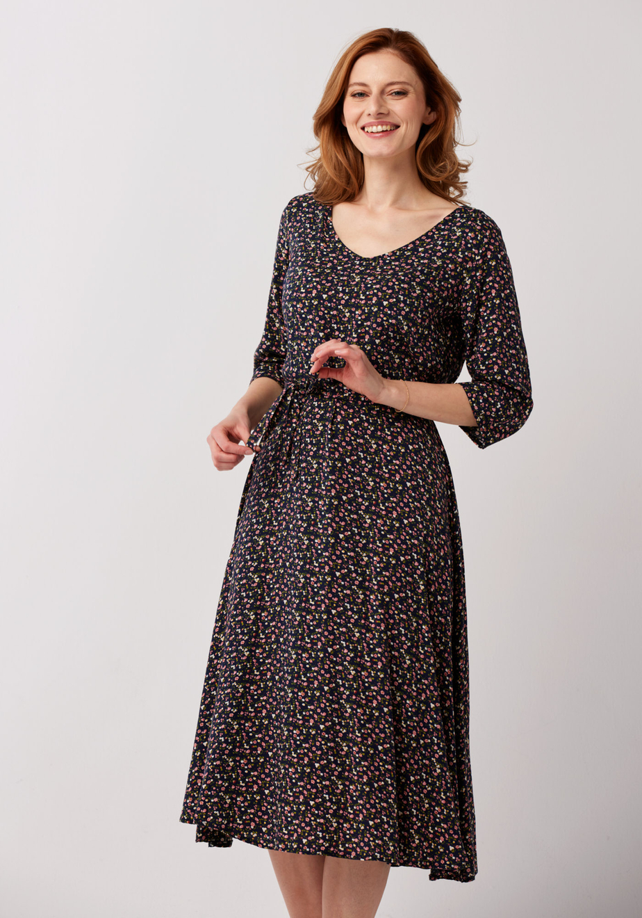 Rozkloszowana sukienka w drobne kwiatki 1161