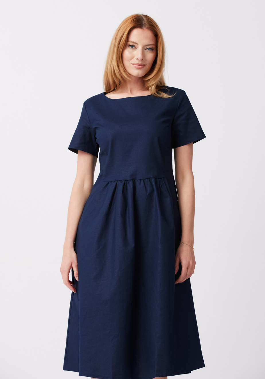 Rozkloszowana granatowa sukienka 1354
