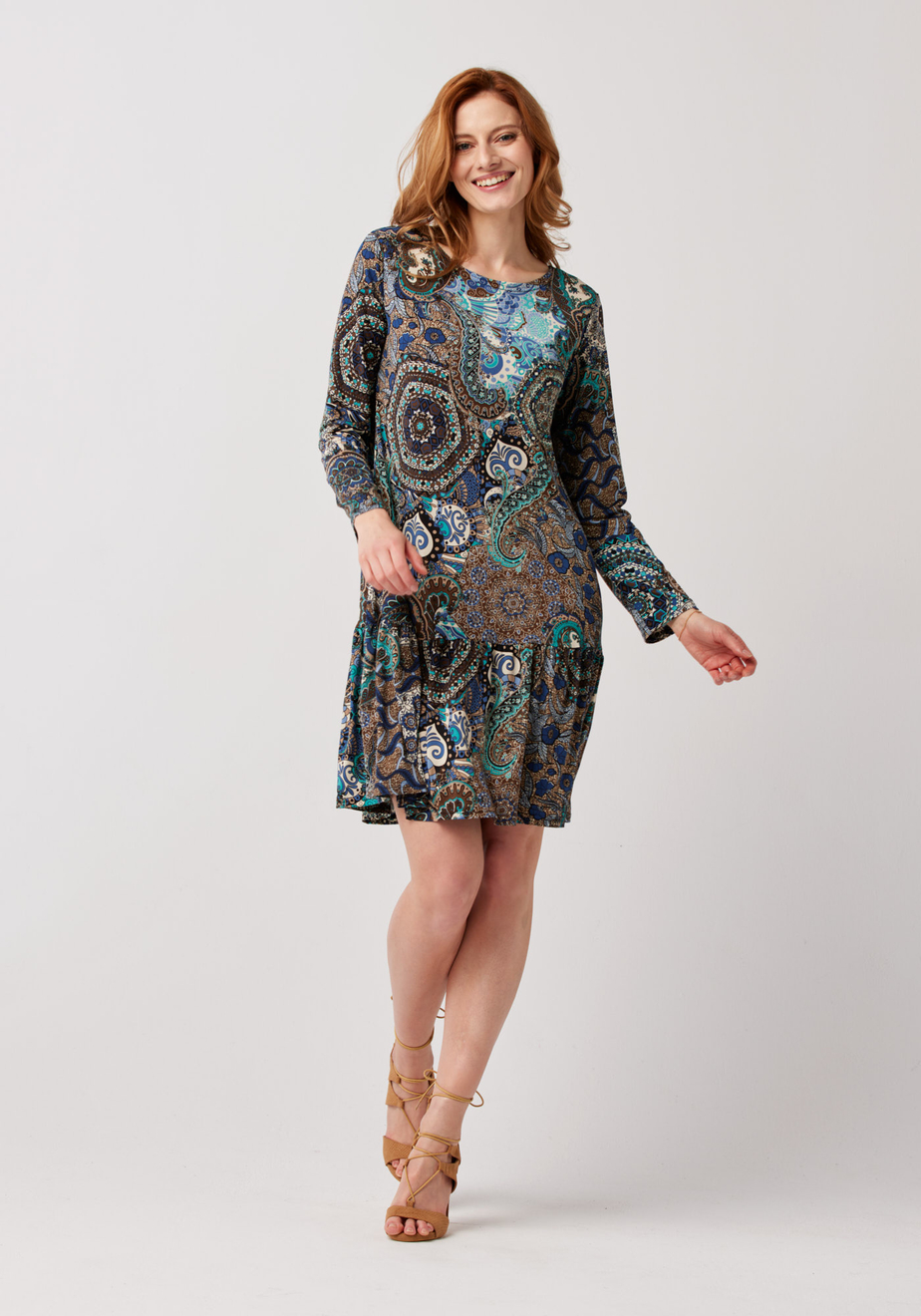 Prosta sukienka z szeroką falbaną 1517