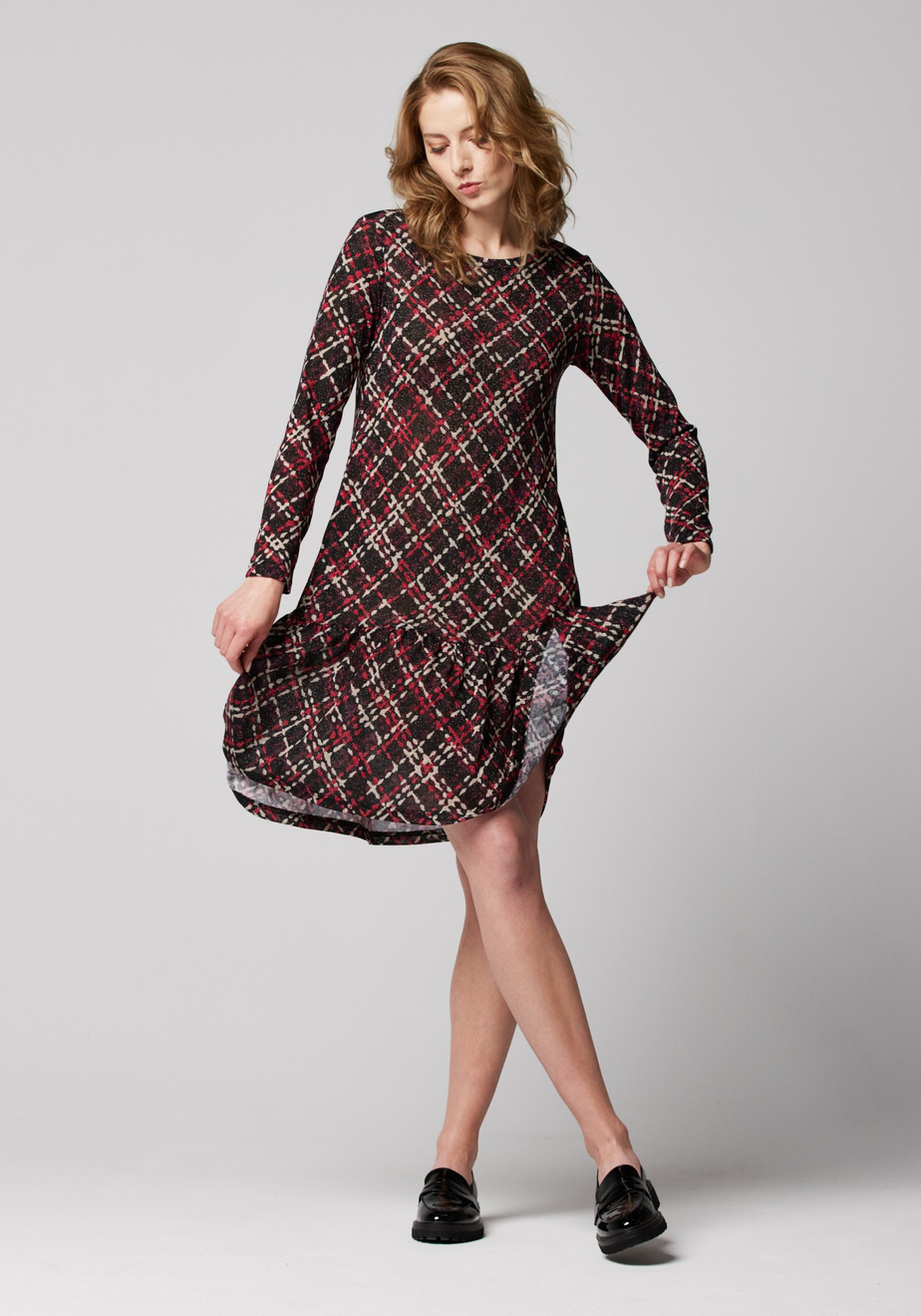 Dzianiowa sukienka w kratkę 1875