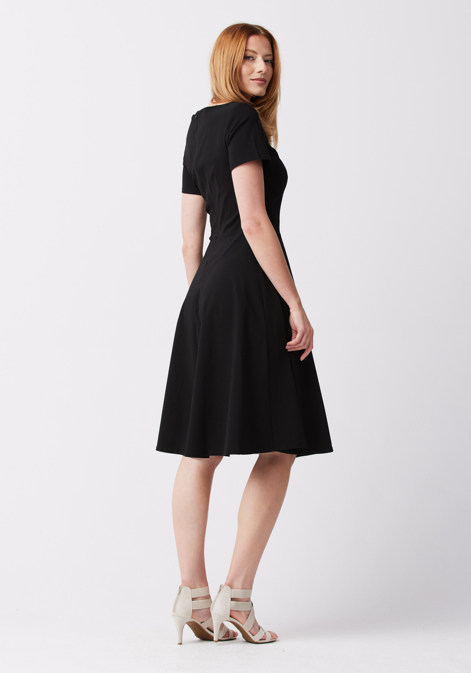 Elegancka czarna sukienka 1705