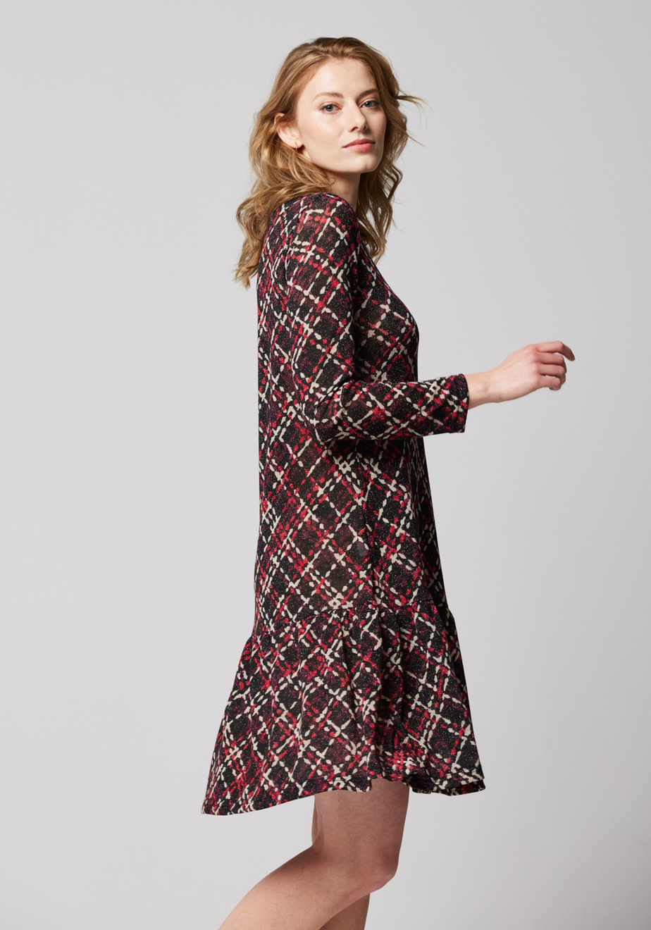 Dzianiowa sukienka w kratkę 1875