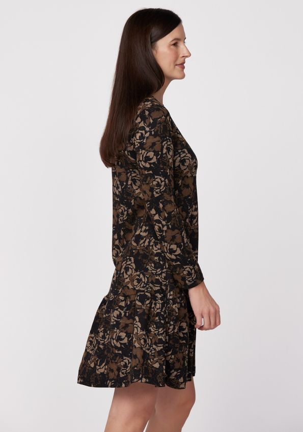 Swobodna sukiena z falbaną 1892