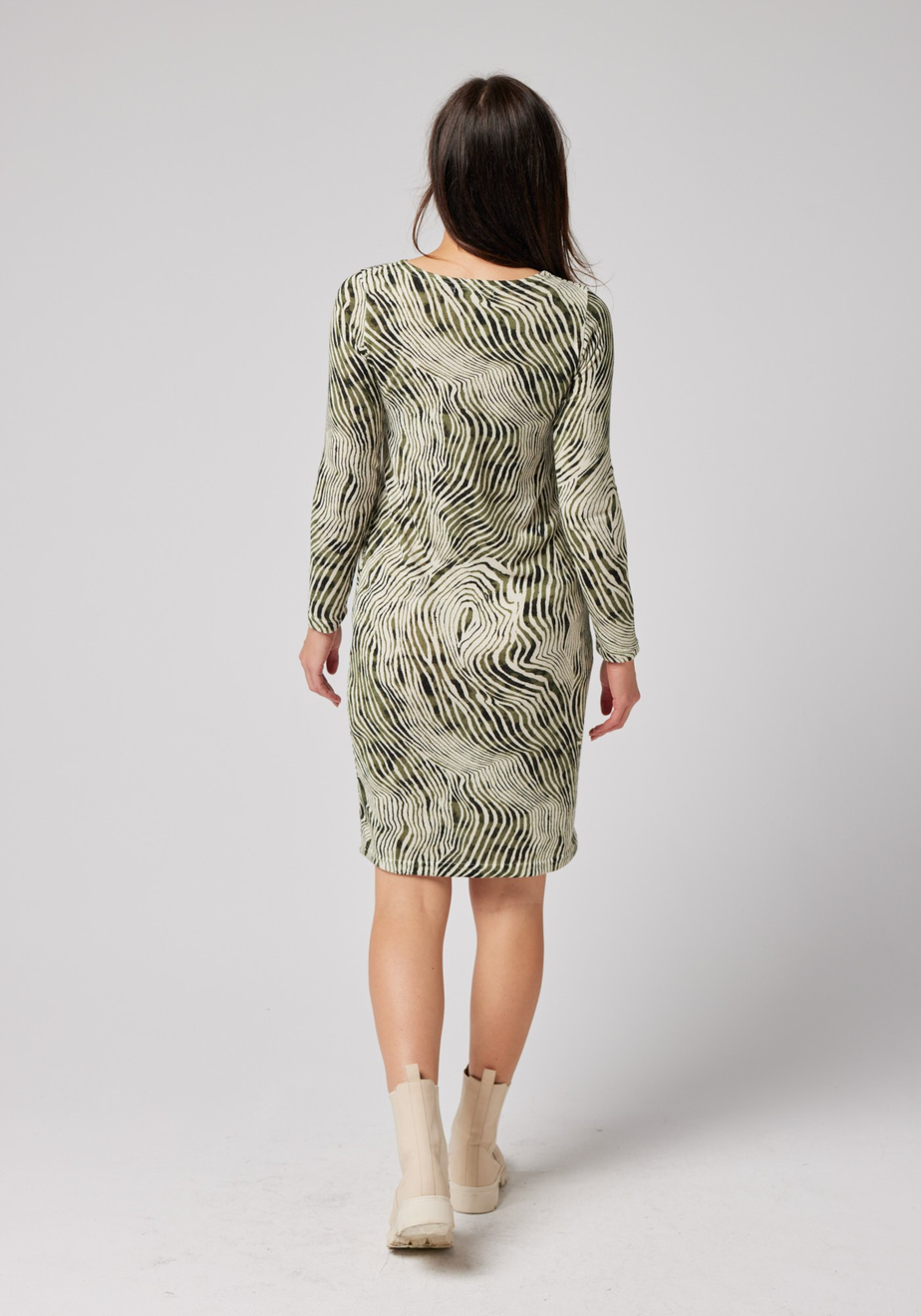 Dopasowana beżowo-zielona sukienka 1809