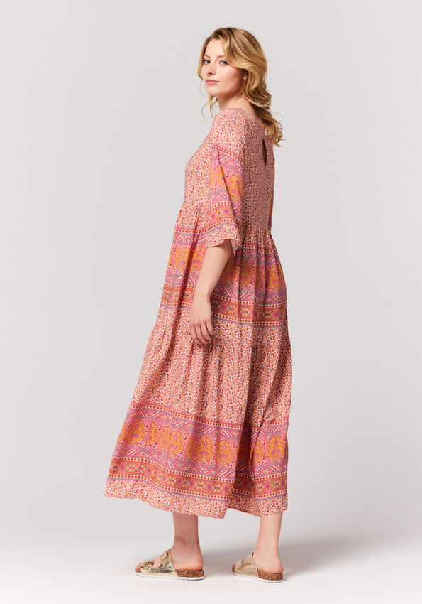 Długa zwiewna sukienka z trzech falban 1007