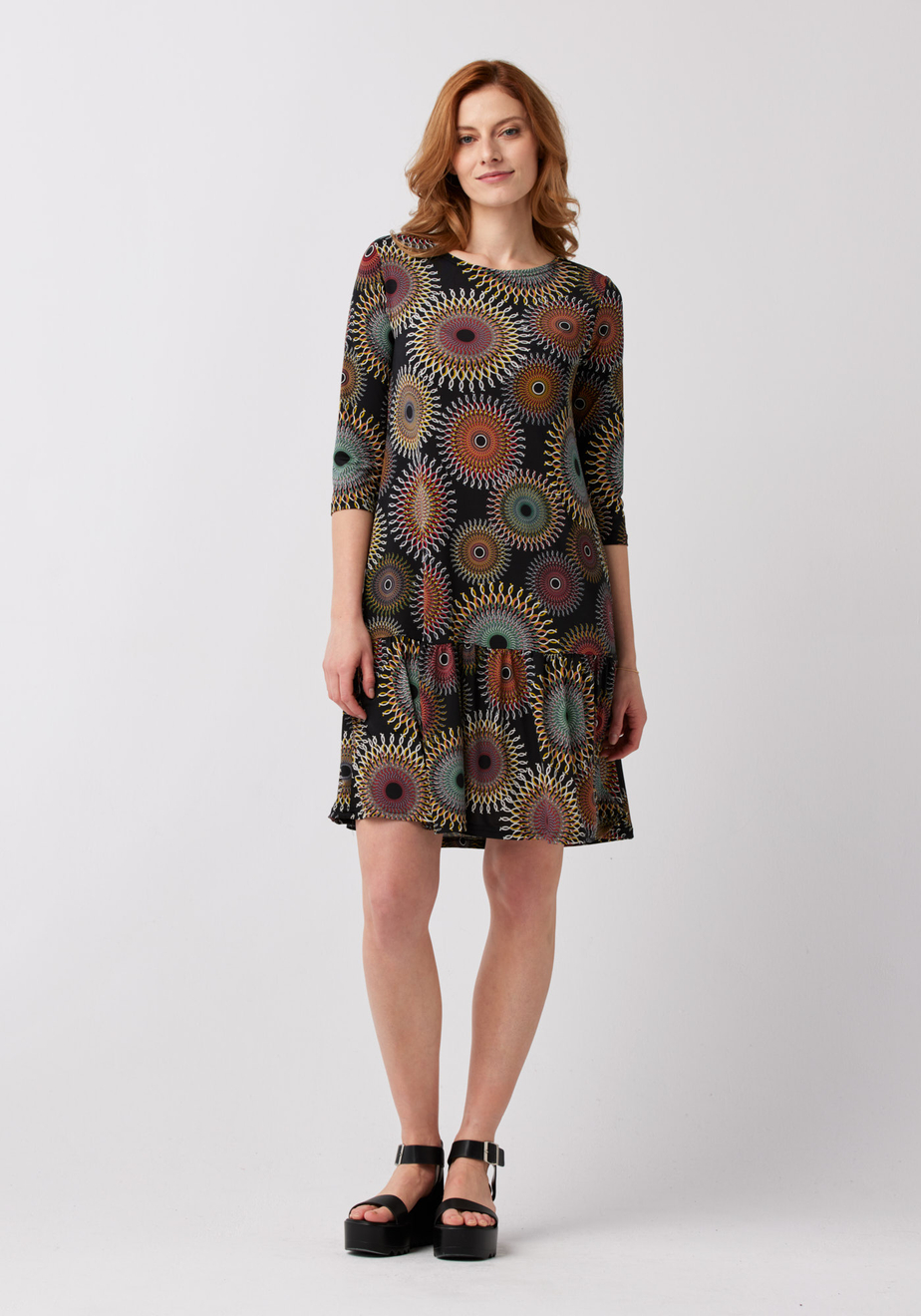 Sukienka w rozety z falbaną 1530