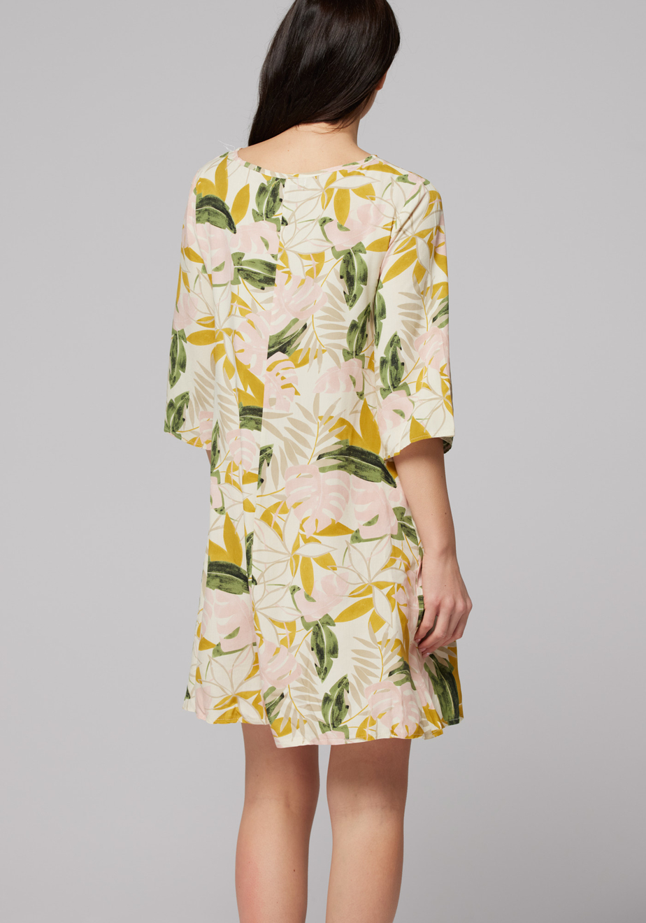 Letnia sukienka w pastelowe liście 1010