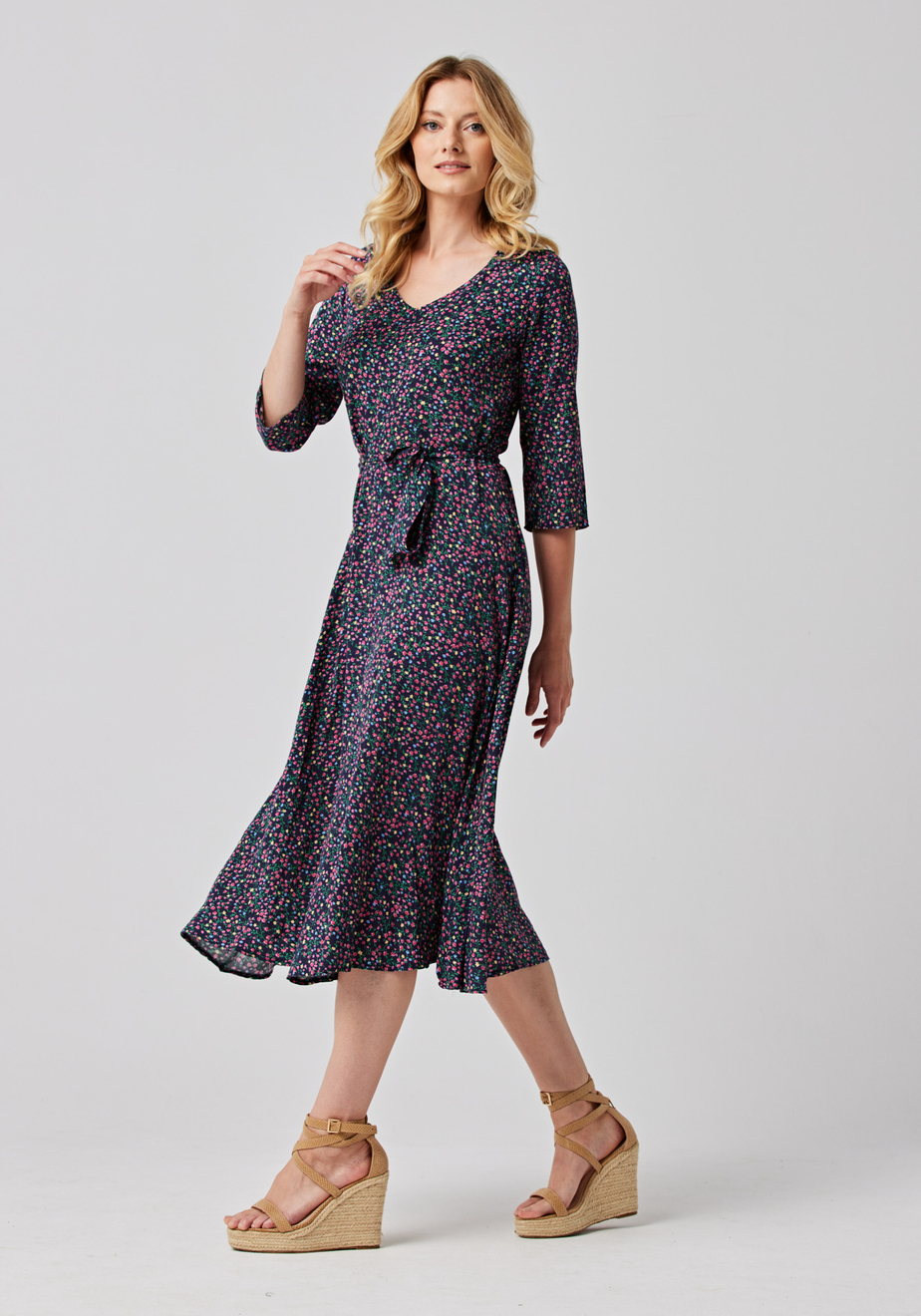 Rozkloszowana czarna sukienka 1005