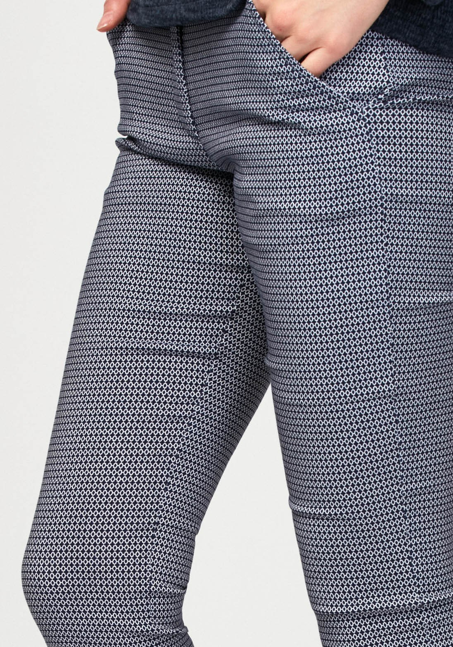 Dopasowane spodnie 5075