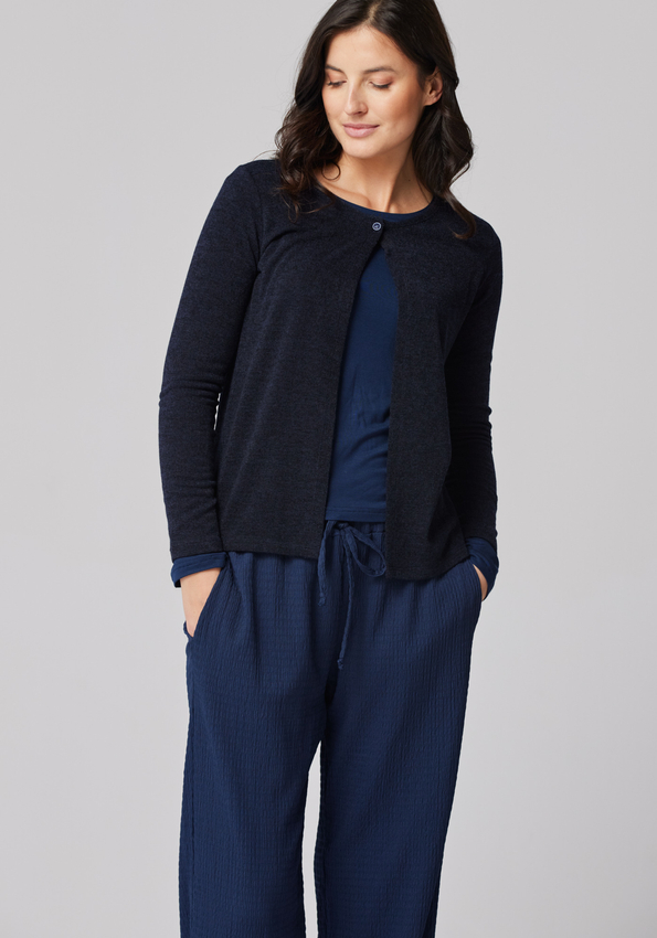 Sweterek na jeden guzik 8982