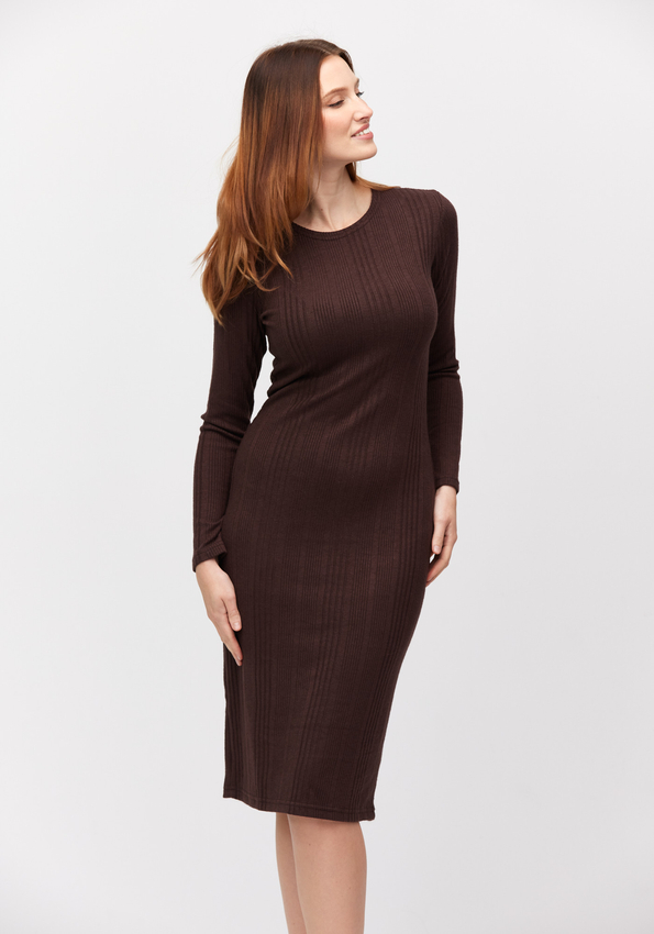 Czekoladowa dopasowana sukienka 1852