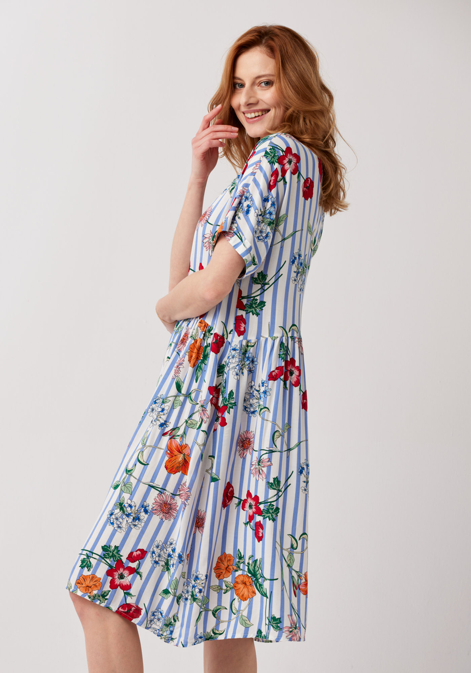 Swobodna sukienka w paski i kwiaty 1049