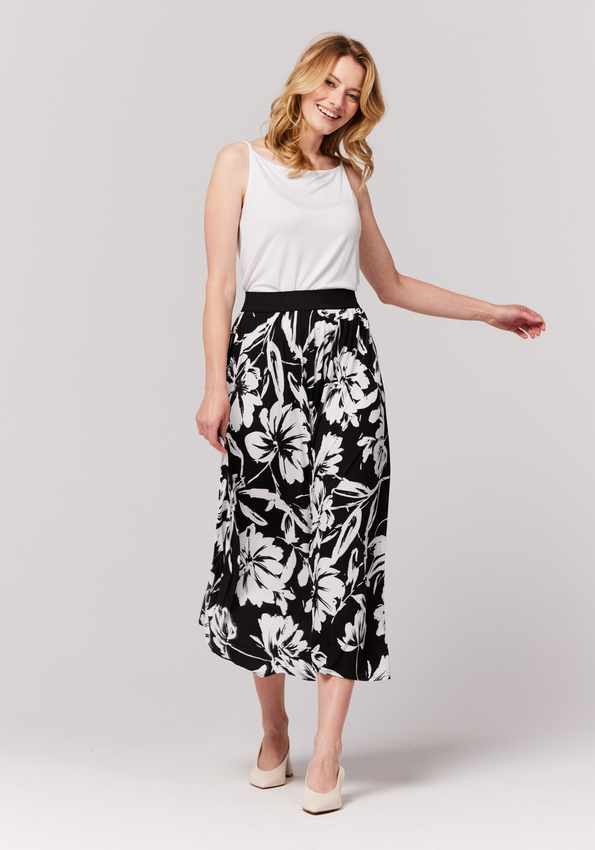 Biały letni top na ramiączkach 3022