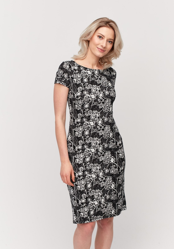 Dopasowana sukienka 1561