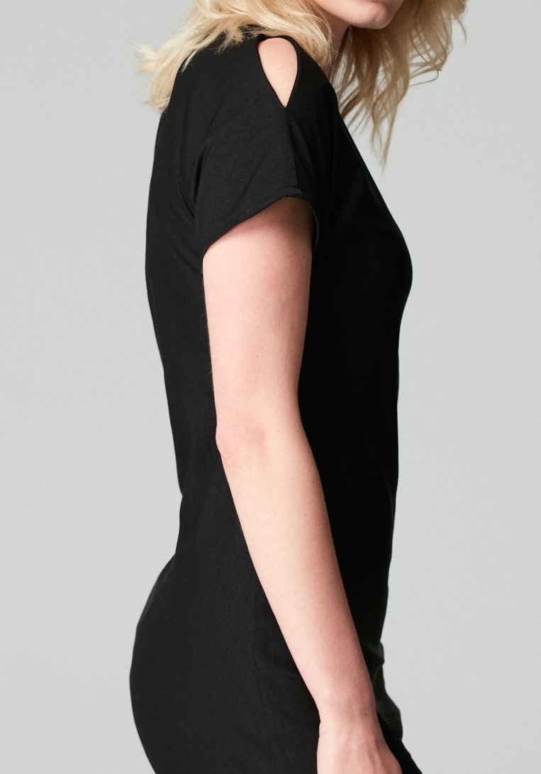 Elegancka czarna sukienka 1744