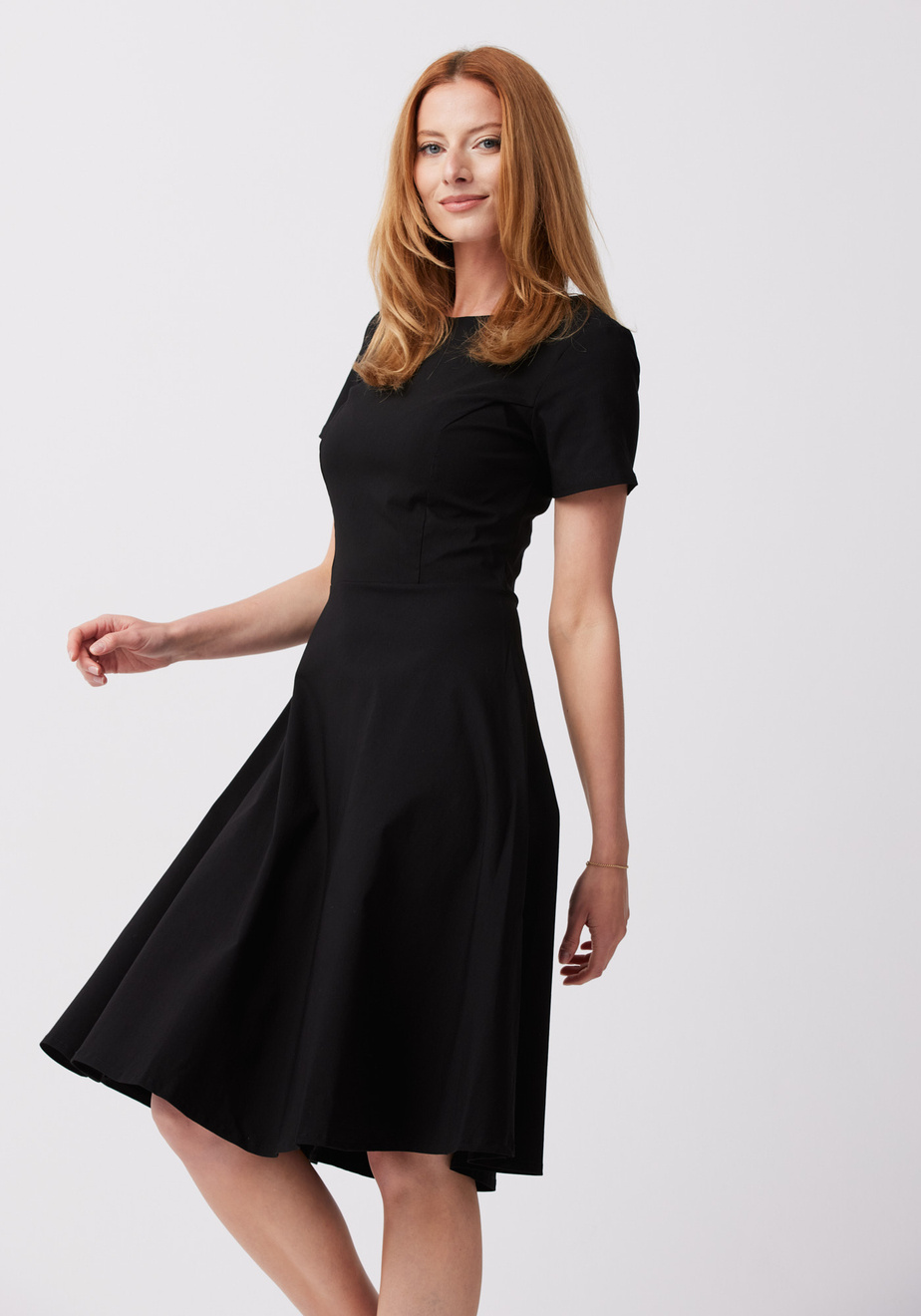 Elegancka czarna sukienka 1705