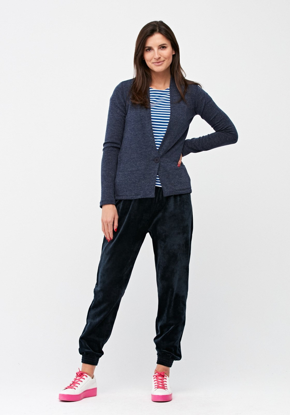 Sweter z kieszeniami 8950