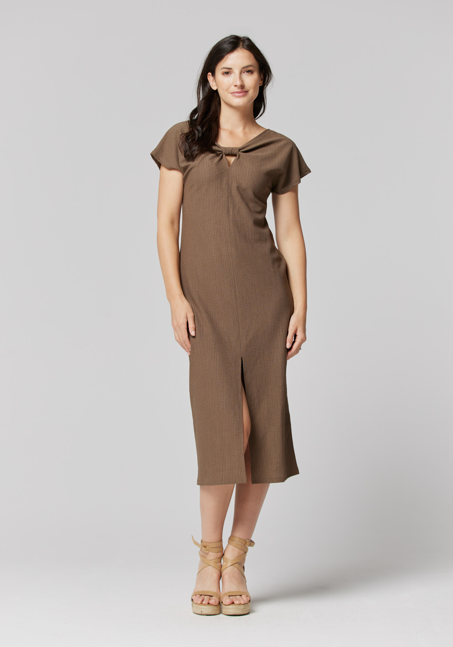 Dopasowana sukienka z rozcięciem fango 1425