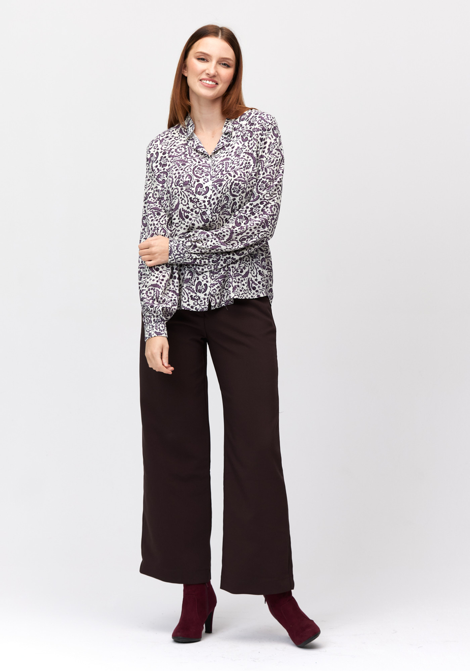 Biała koszula we florystyczny wzór 3418