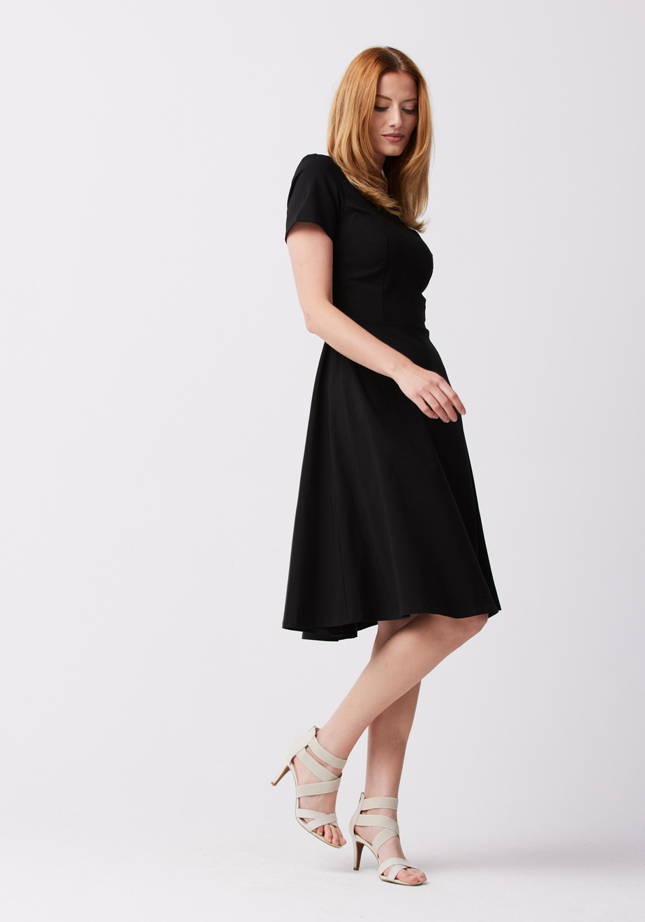 Elegancka czarna sukienka 1705